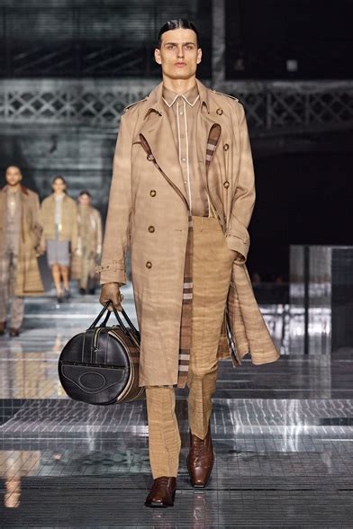 burberry sfilata 17 febbraio 2020|Burberry Autunno/Inverno 2020 .